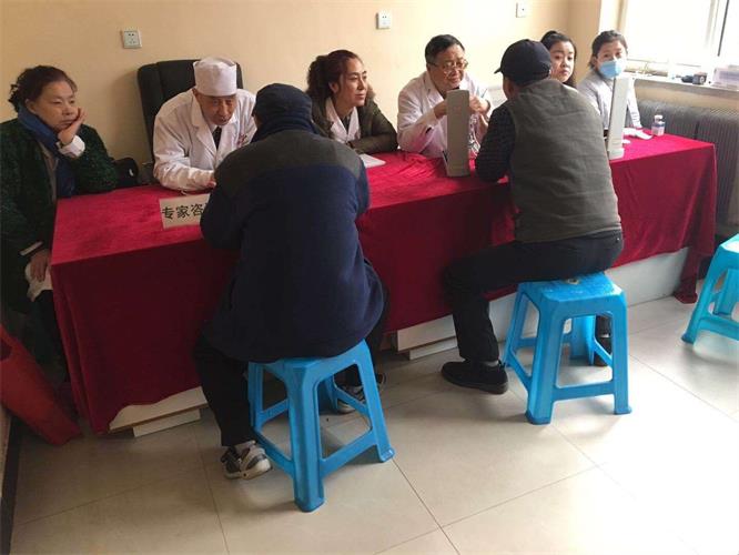 真情融入社区，义诊温暖民气