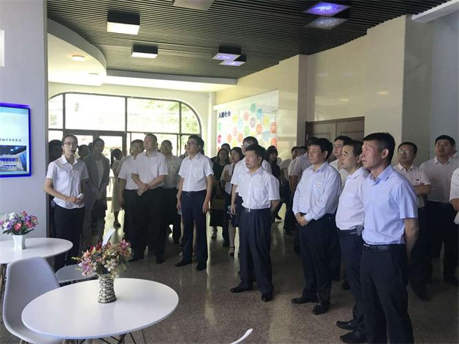 辅导们在当真听孵化基地的简介.jpg 辅导们在当真听孵化基地的简介.jpg