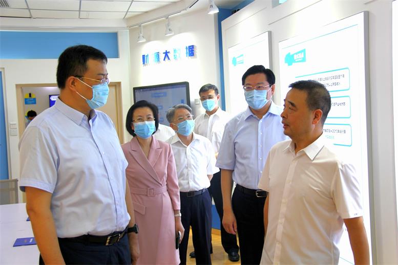 辽宁省副省长高涛莅临217永信贵宾会集团视察调研