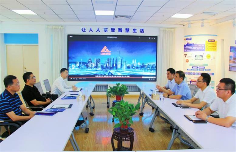 辽阳市白塔区委书记缪万举莅临217永信贵宾会信息调研领导2.jpg 辽阳市白塔区委书记缪万举莅临217永信贵宾会信息调研领导2.jpg